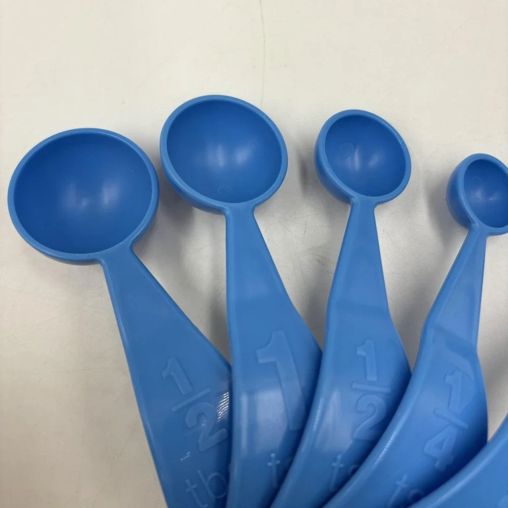 Tupperware Measuring Spoons Set Of 5 Piece Blue Plastic 1/8‎ Tsp To 1/2 Tbsp